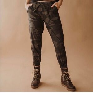 Albion Fit Camouflage Jetsetter Joggers Size XS